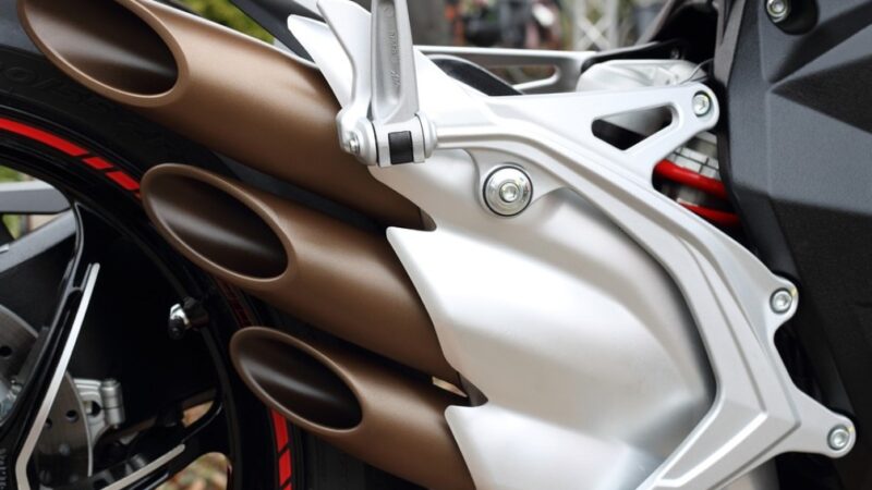 Come pulire la marmitta della moto?